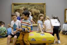 Eine museale Weltreise in 15 Akten