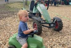 Traktorfahren, Bauernmarkt und Live-Musik auf dem Hof Domin