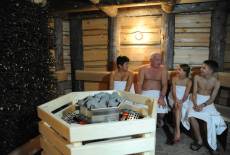 Familienzeit in der Sauna