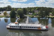 Erst über den See, dann am Wasser entlang